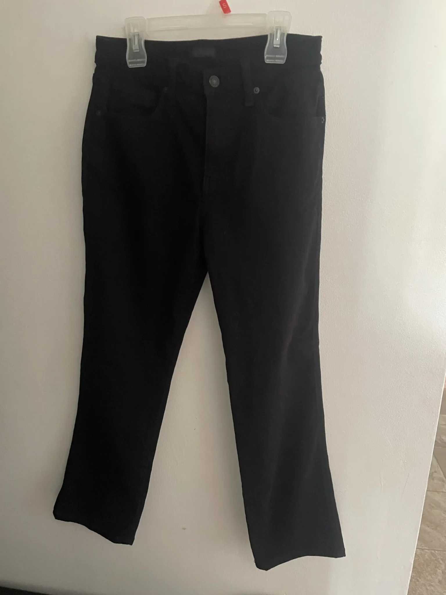 Featured image for Pantalon, jean noir, Uniqlo