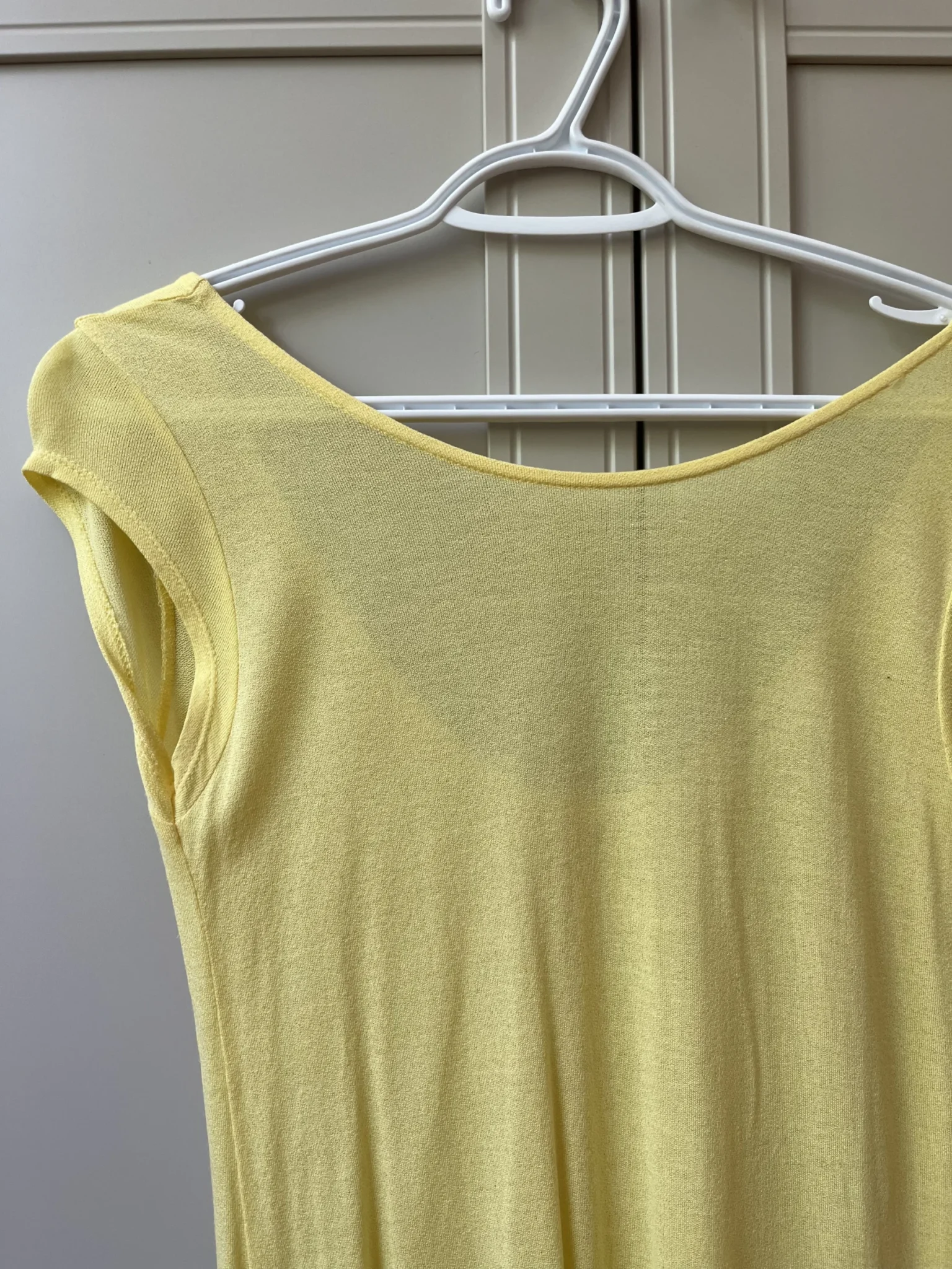Image for T shirt ouvert dans le dos jaune