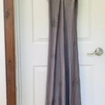 Thumbnail for Robe nuisette Zara aspect satin gris avec un subtil effet tie-dye ton sur ton - Très unique