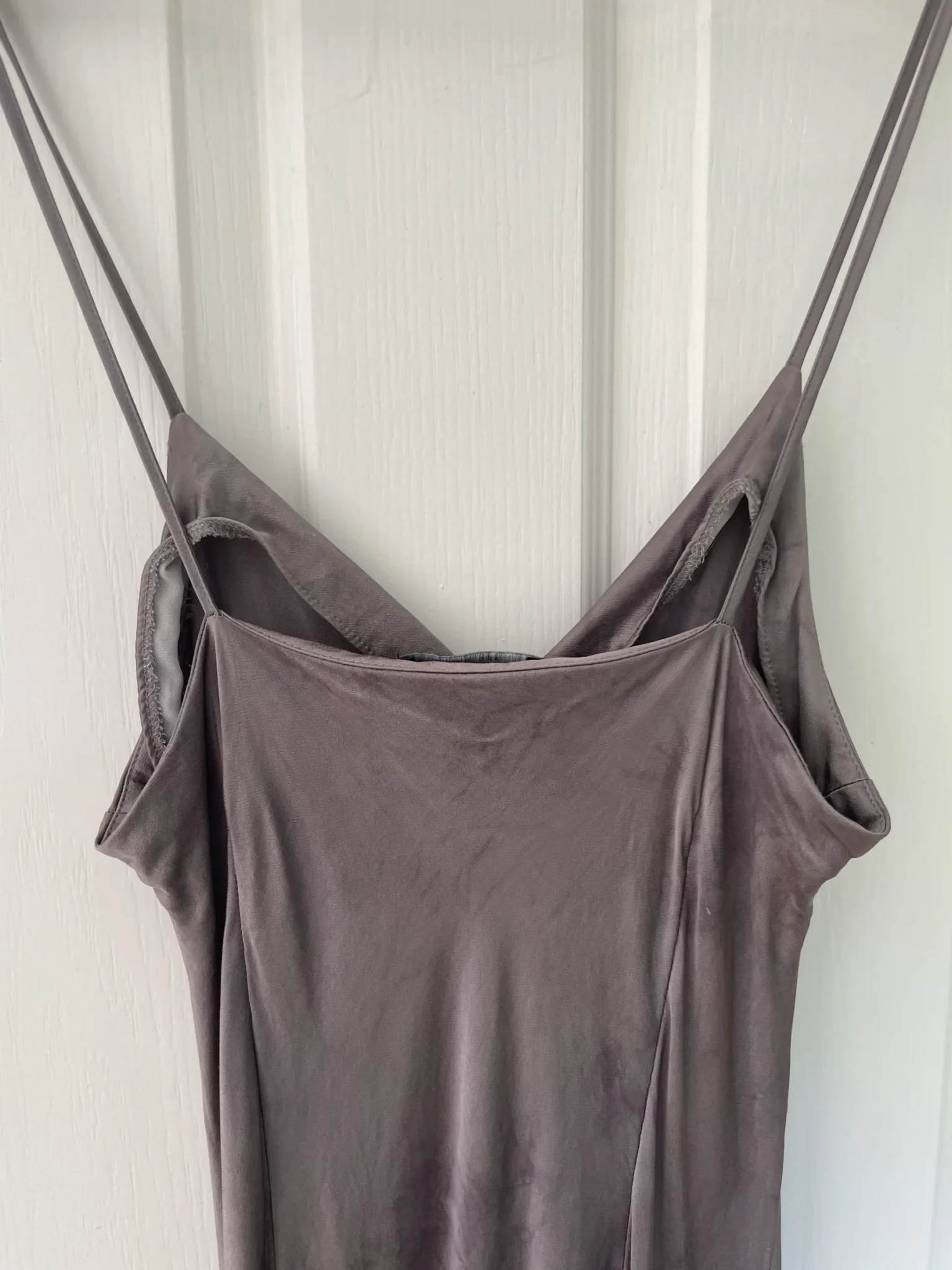 Image for Robe nuisette Zara aspect satin gris avec un subtil effet tie-dye ton sur ton - Très unique