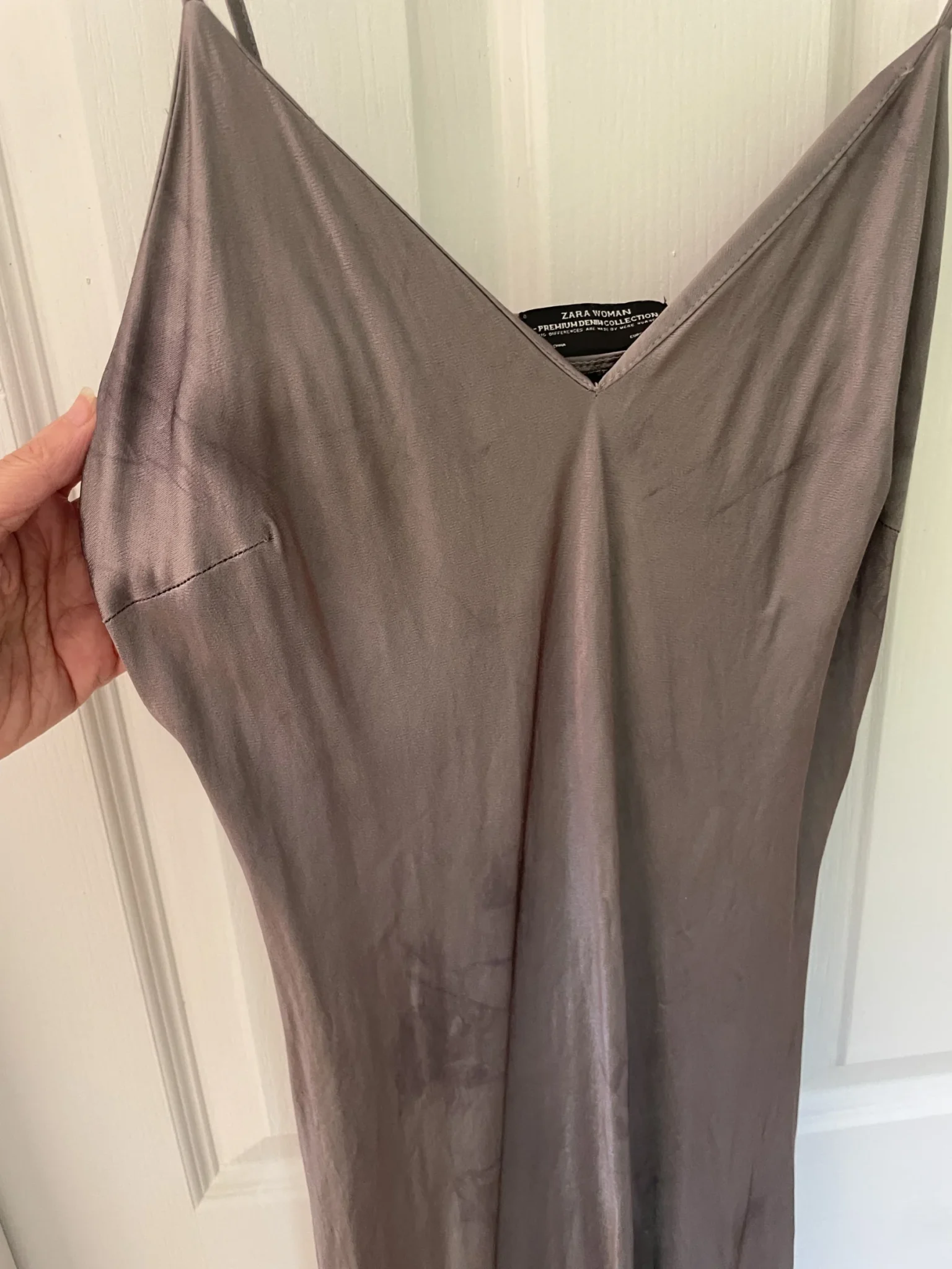 Image for Robe nuisette Zara aspect satin gris avec un subtil effet tie-dye ton sur ton - Très unique