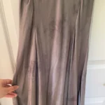 Thumbnail for Robe nuisette Zara aspect satin gris avec un subtil effet tie-dye ton sur ton - Très unique
