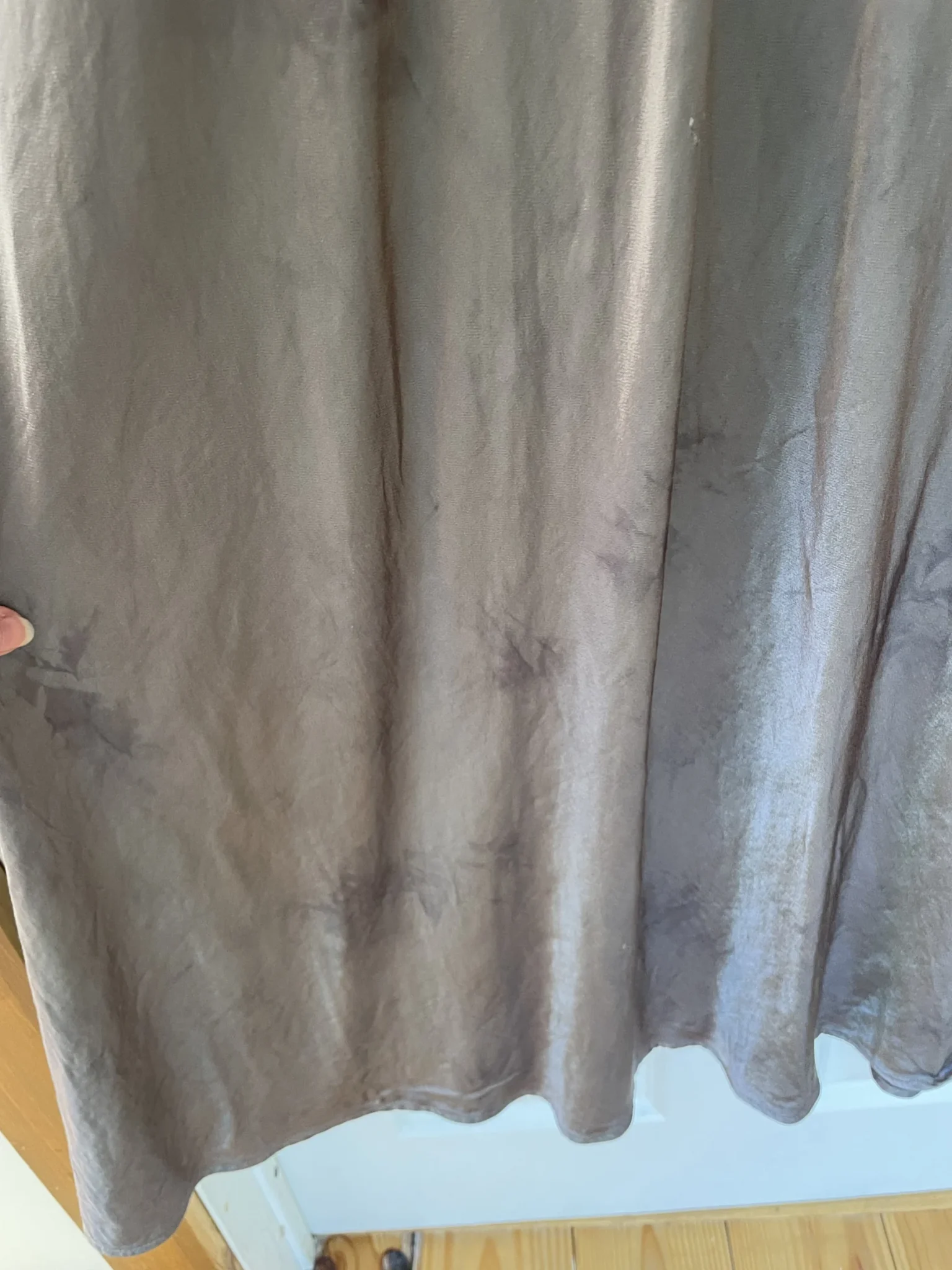 Image for Robe nuisette Zara aspect satin gris avec un subtil effet tie-dye ton sur ton - Très unique