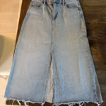 Featured thumbnail for Jupe Uniqlo en jeans