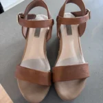 Featured thumbnail for Sandale Yellow en excellente condition