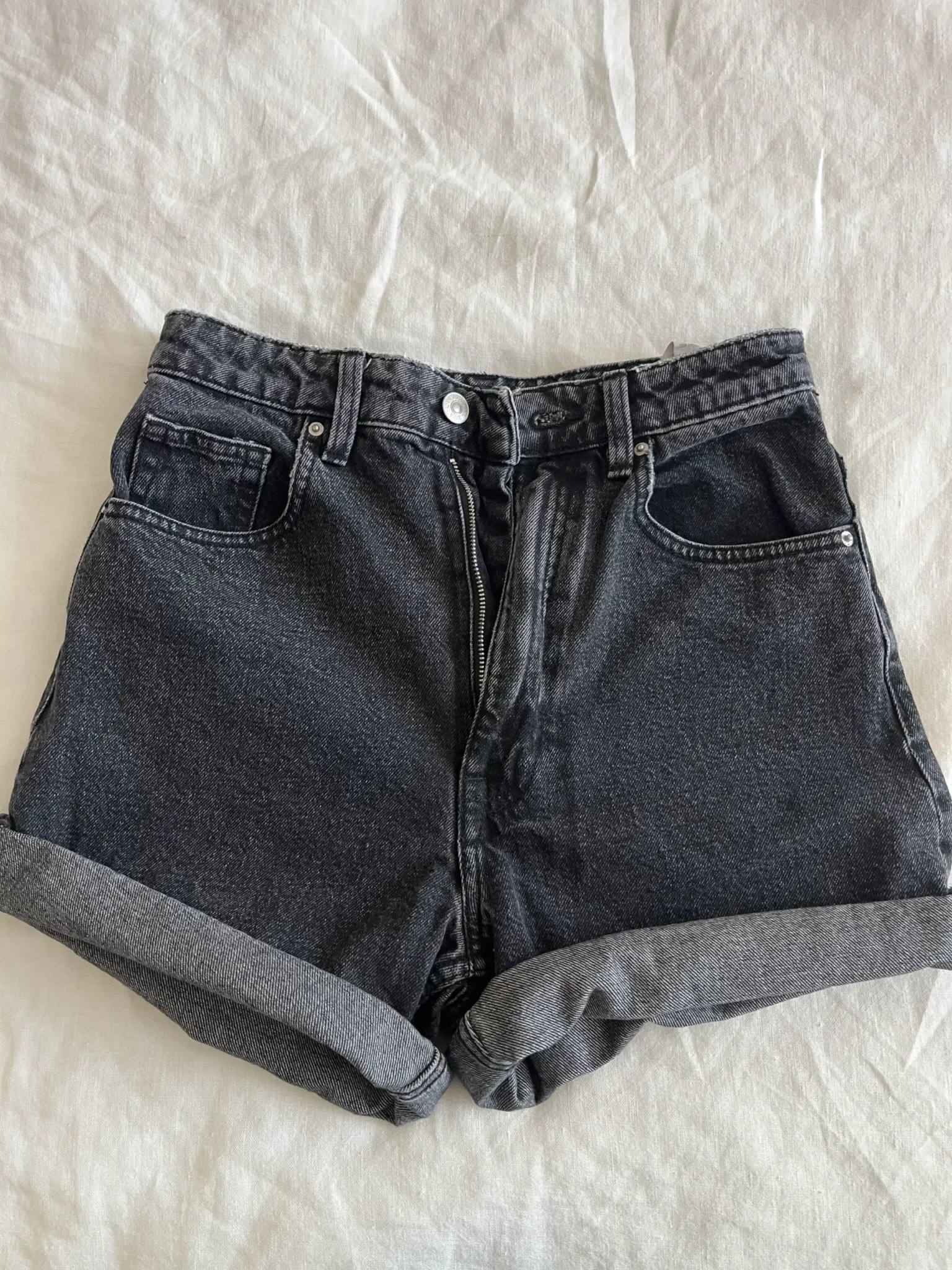 Featured image for Short Zara en jeans noir