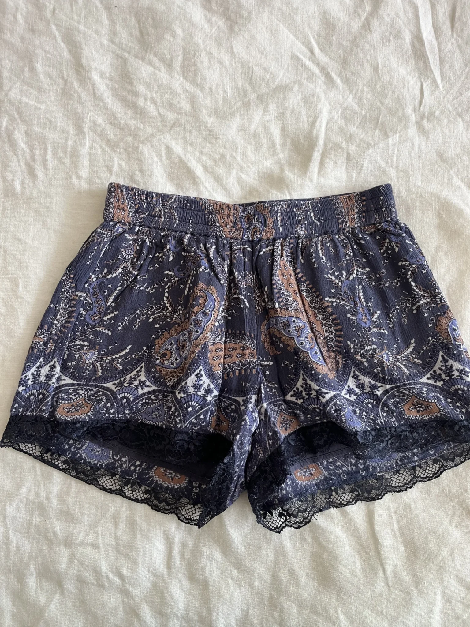 Featured image for Short Vero Moda avec dentelle