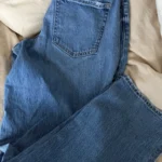 Featured thumbnail for Denim jambe droite à fente