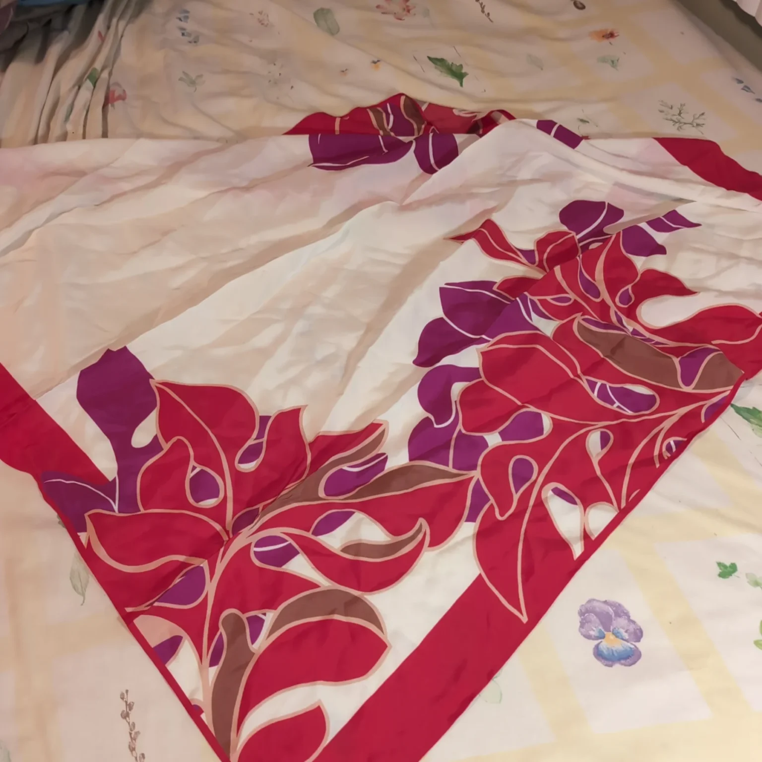 Image for Grand Foulard en soie carré - Éric Bompard