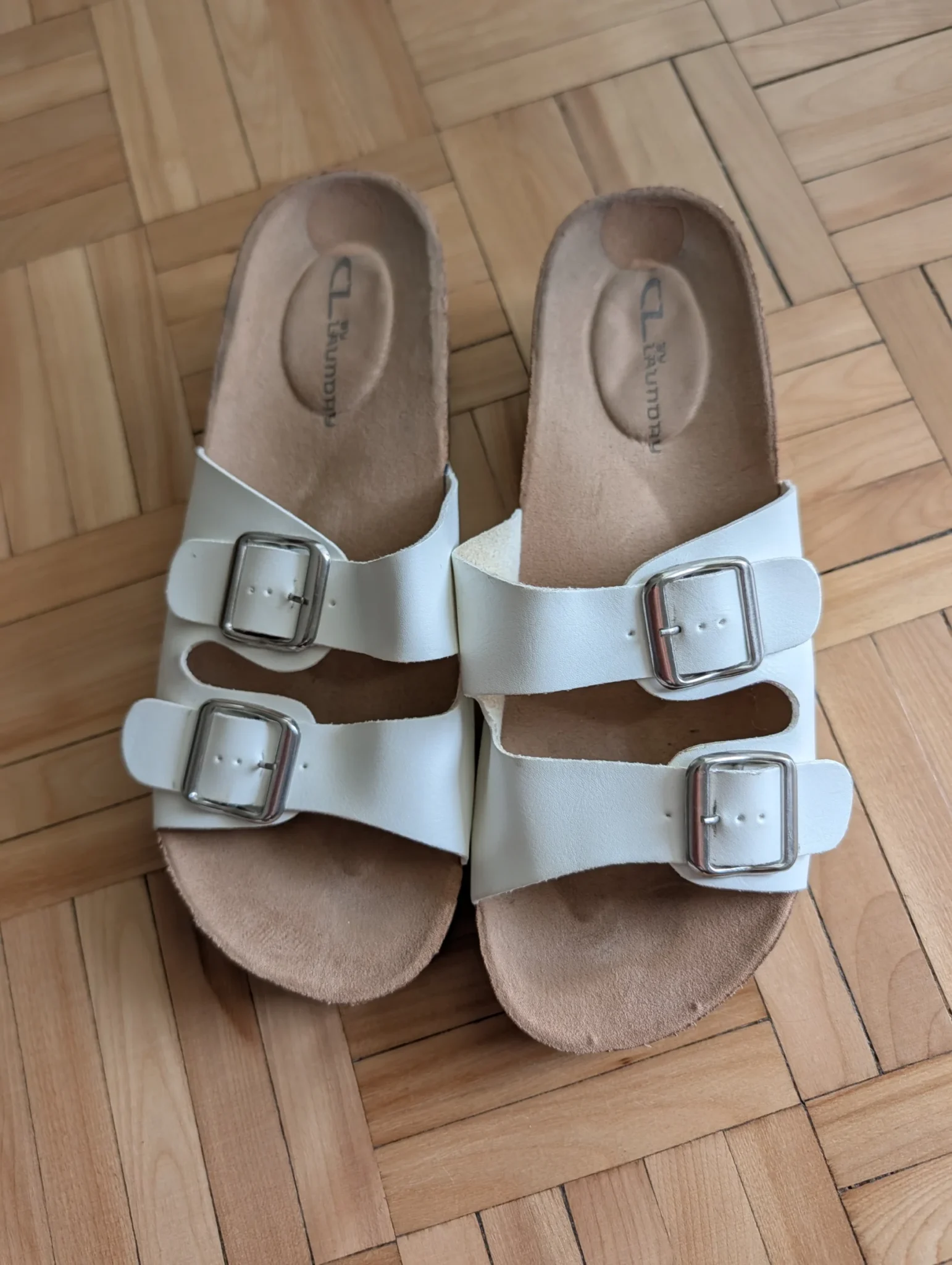 Featured image for Sandal cl by laundry