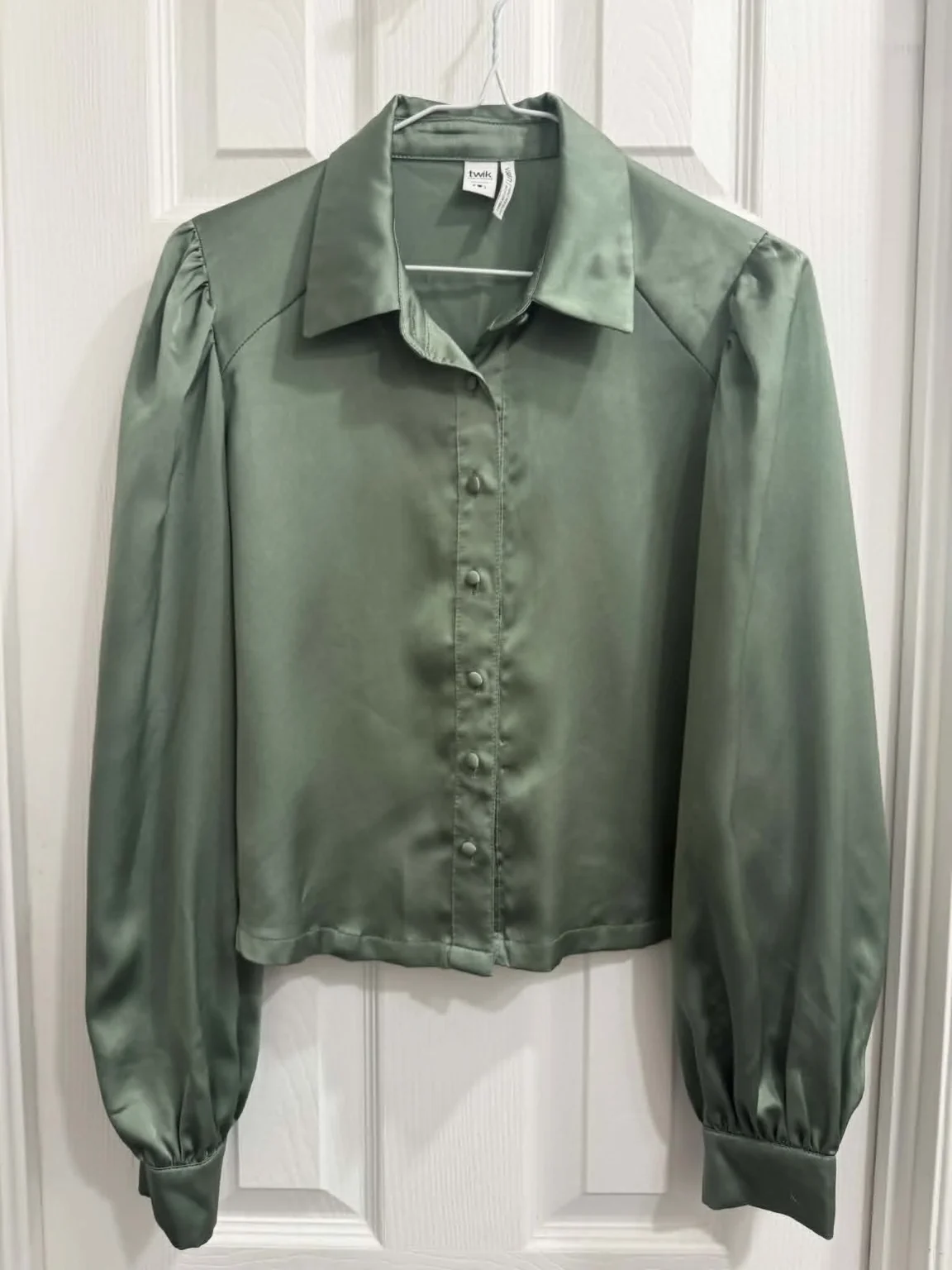 Featured image for Chemise verte