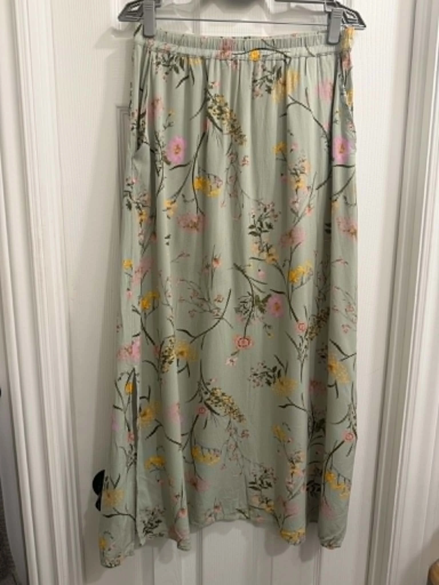 Jupe verte fleuri Vero Moda seconde main