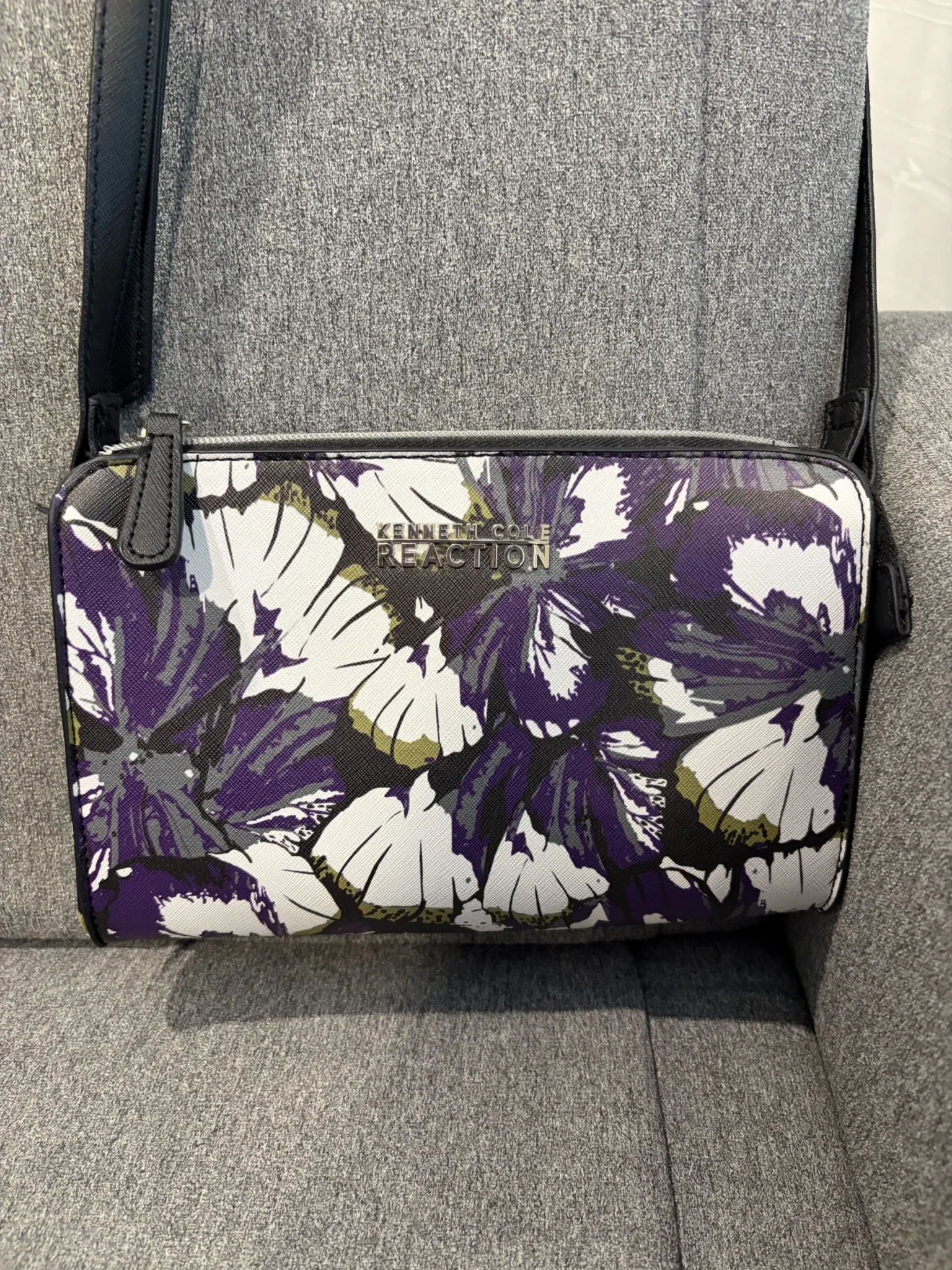 Featured image for Kenneth Cole Reaction handbag
