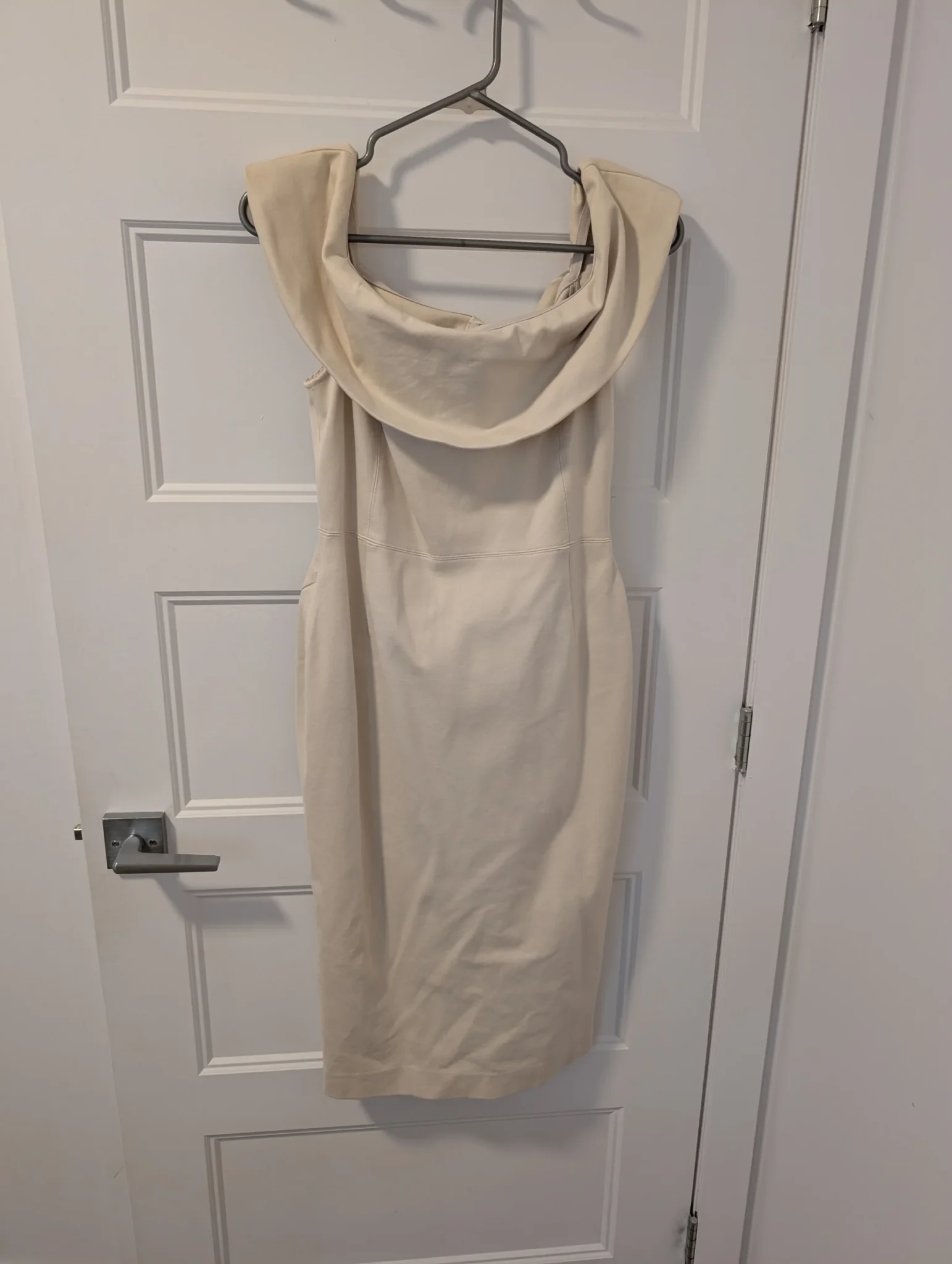 Image for Aritzia/Robe "Ruslan" Sz 8