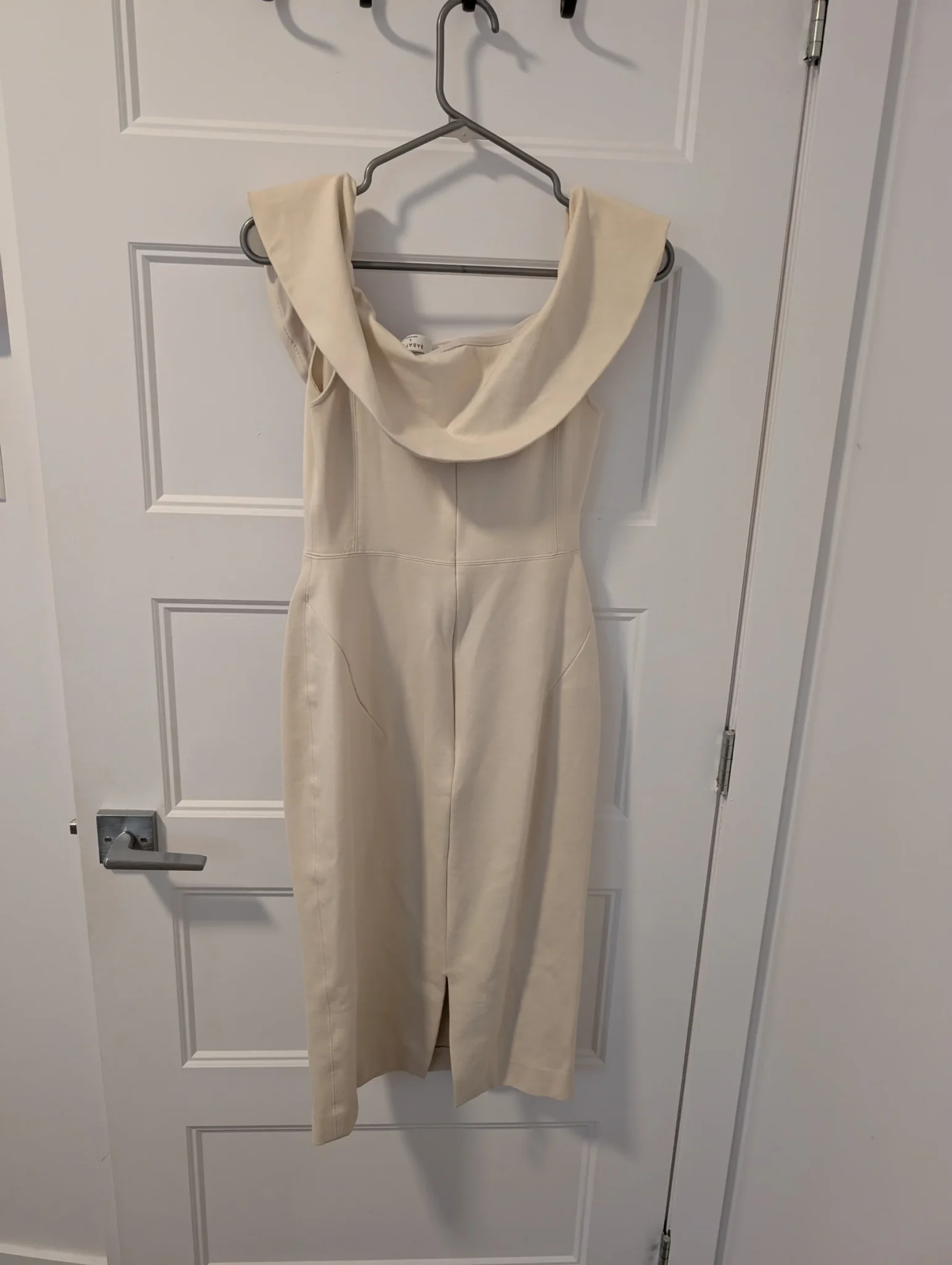 Image for Aritzia/Robe "Ruslan" Sz 8
