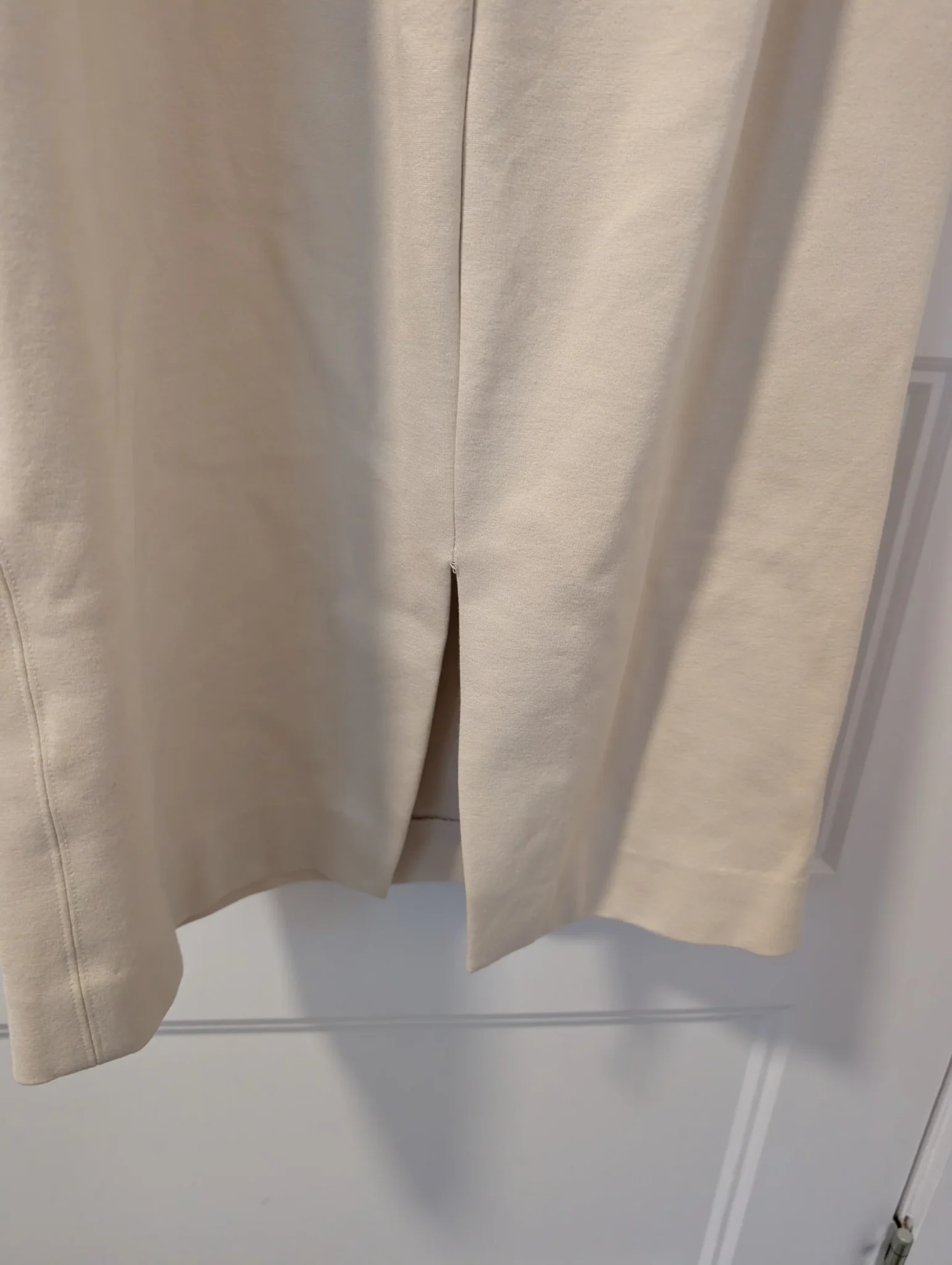 Image for Aritzia/Robe "Ruslan" Sz 8