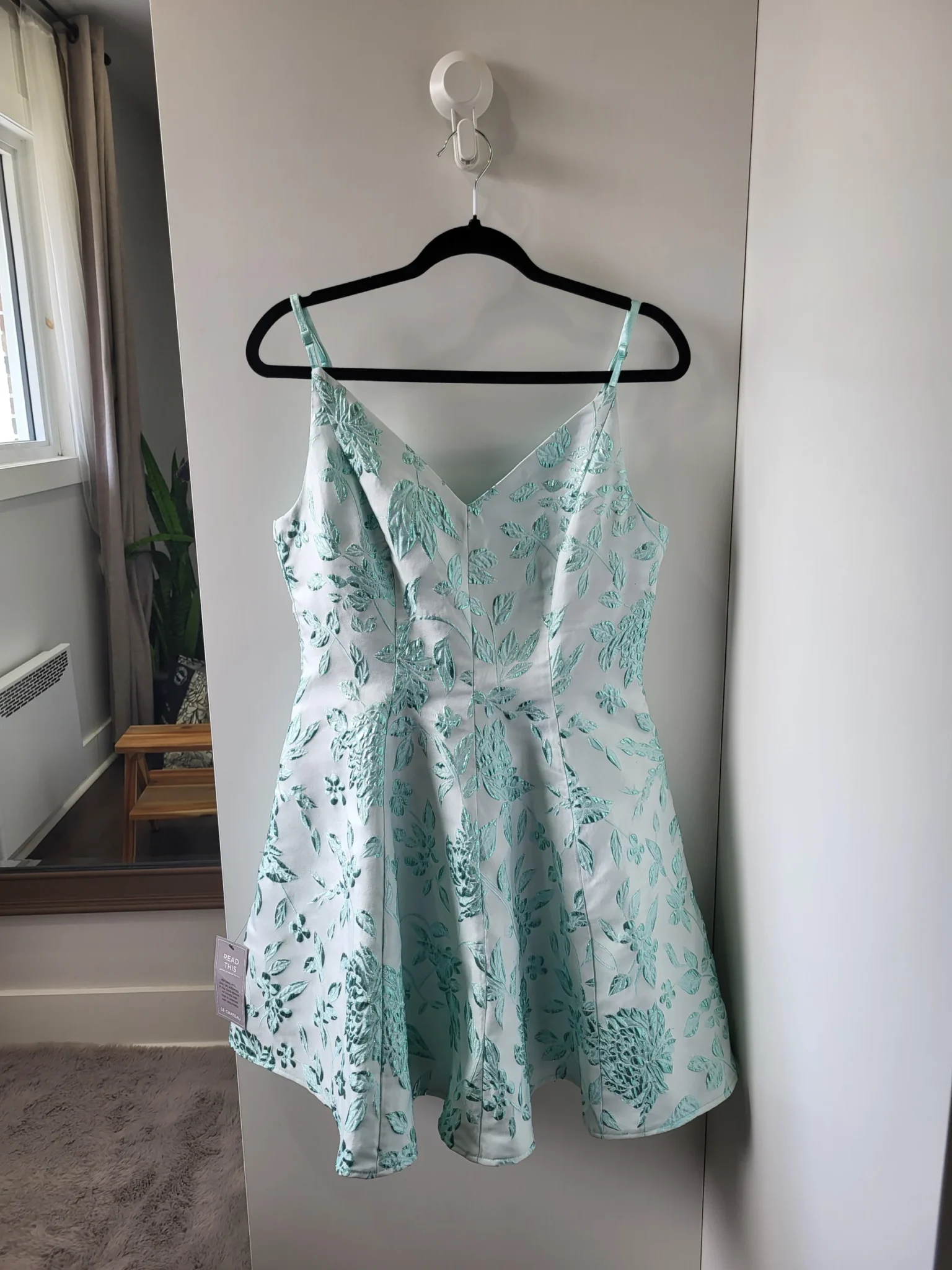 Image for Le Château- rose chic bleu pâle.