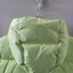 Thumbnail for Lululemon- veste sans manches vert fluo.