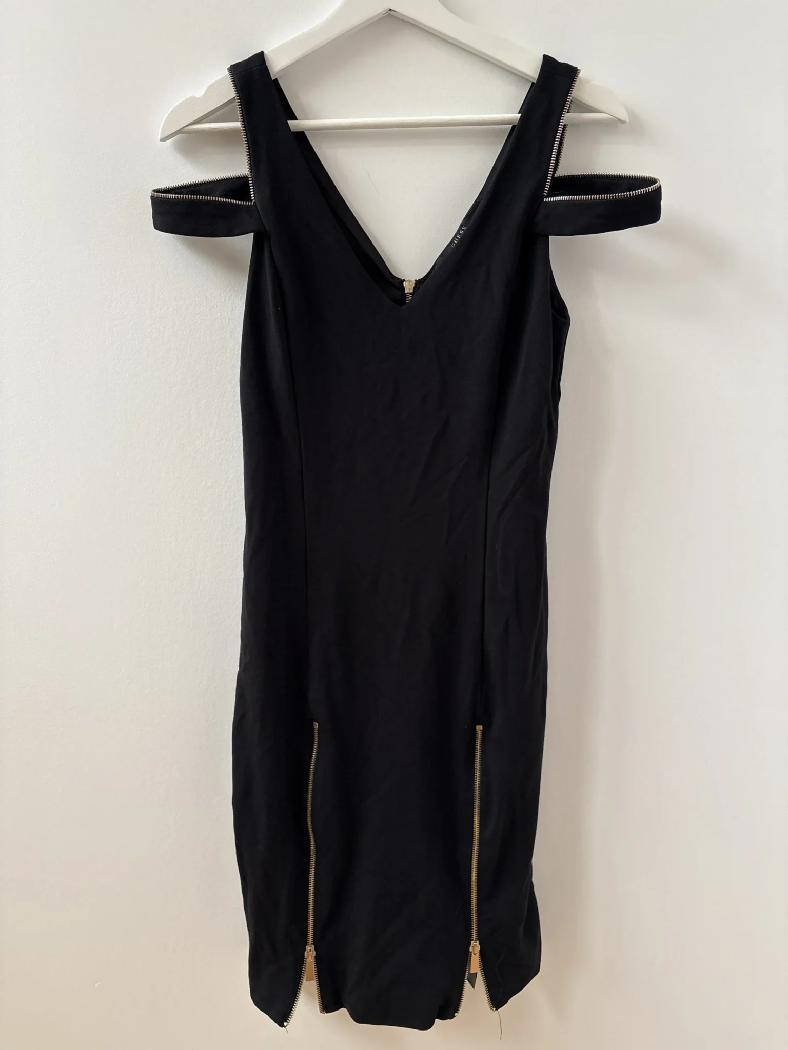 Featured image for Robe Guess