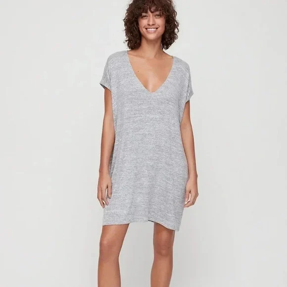 Featured image for Aritzia Wilfred Free Marcoux Robe Taille XS