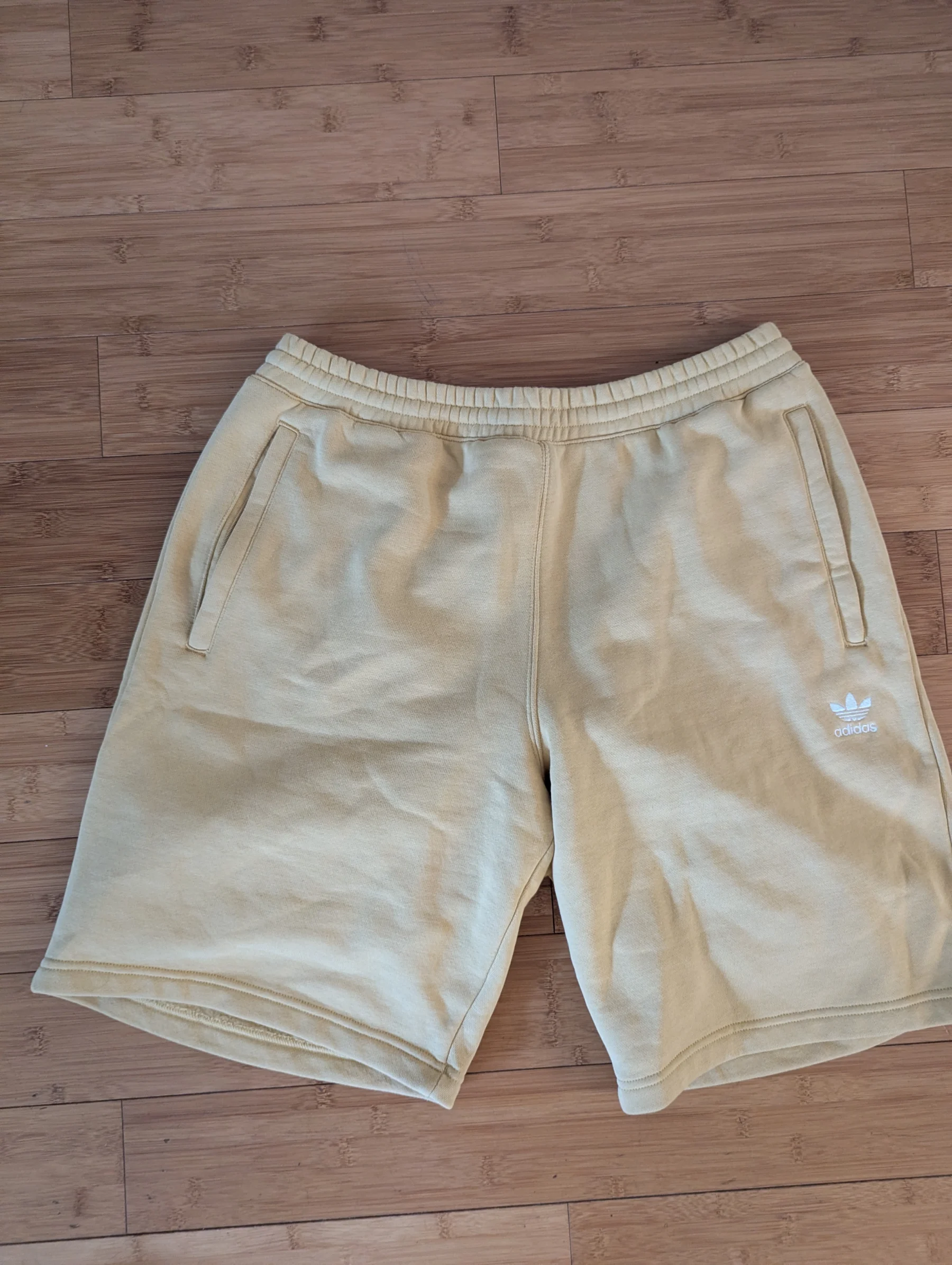 Lounge shorts Adidas seconde main