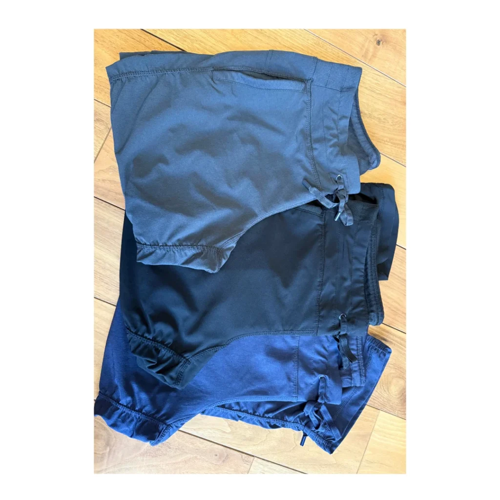 Featured image for Lot de 3 capris sport femme Kirkland – Noir , Gris , Marine - taille M