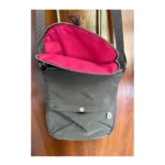 Thumbnail for Sac bandoulière Baggallini Gris  – Organisateur de voyage avec multiples compartiments