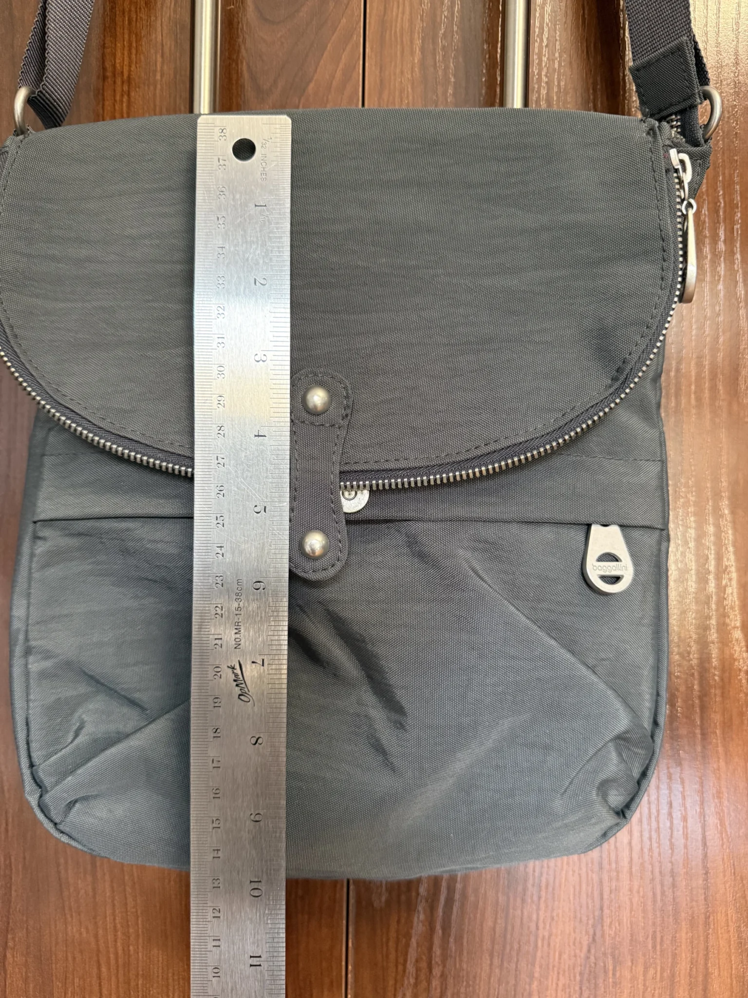 Image for Sac bandoulière Baggallini Gris  – Organisateur de voyage avec multiples compartiments
