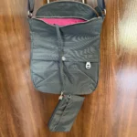 Thumbnail for Sac bandoulière Baggallini Gris  – Organisateur de voyage avec multiples compartiments