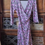 Featured thumbnail for Robe portefeuille à imprimé floral Diane von Furstenberg