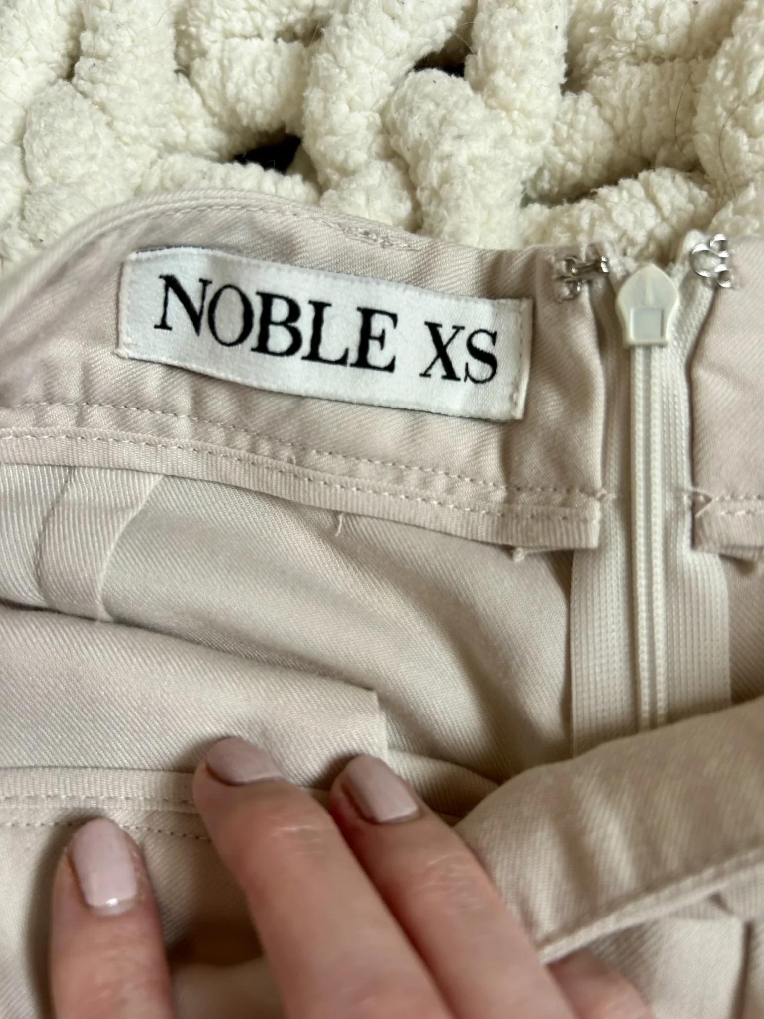 Image for ⬇️ Trousers crème