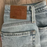 Thumbnail for Jean Levi’s en tres bonne condition!