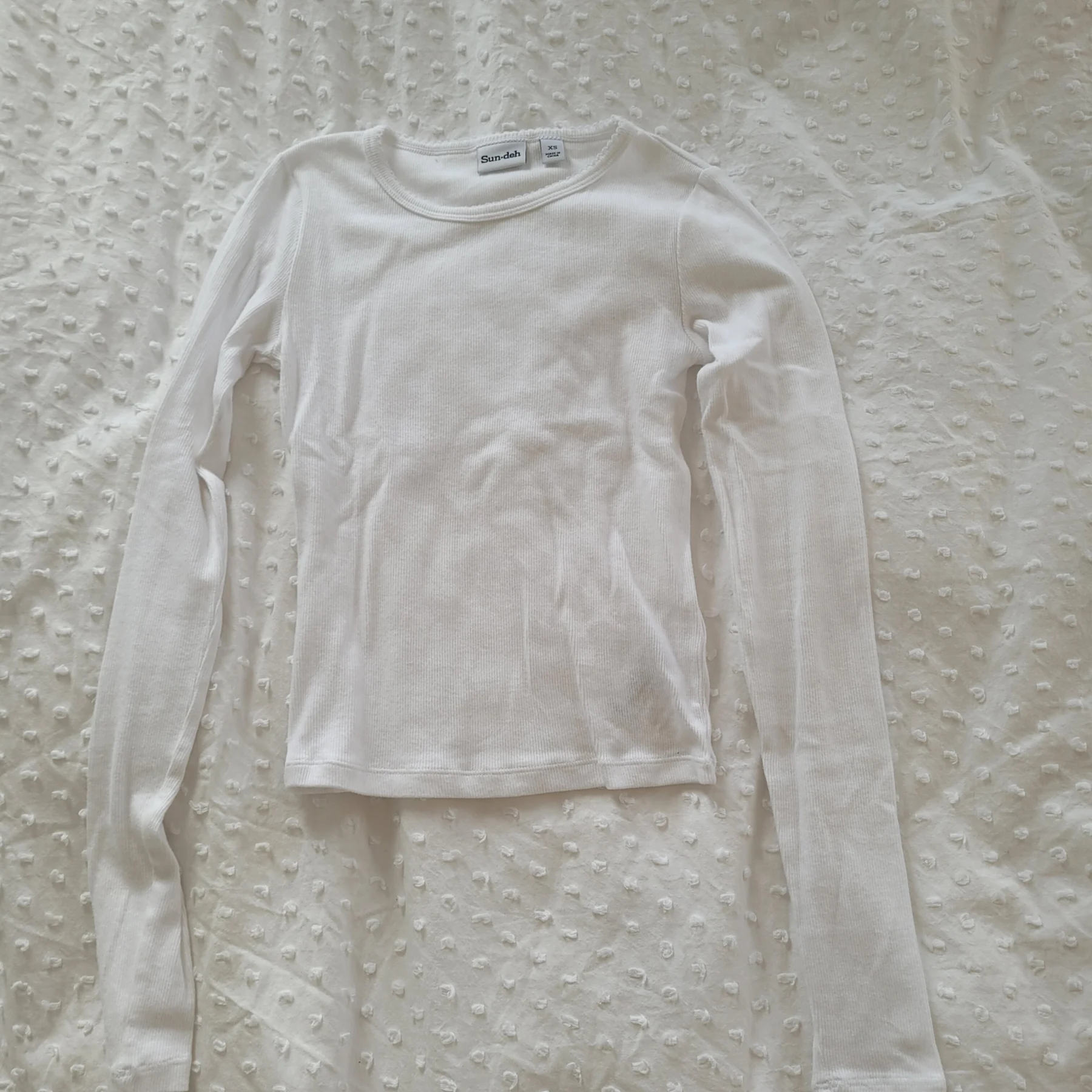 Chandail blanc sun-deh (Aritzia) xs Aritzia seconde main