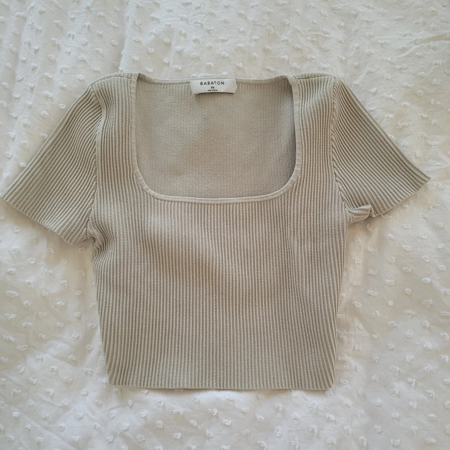 Featured image for Crop t-shirt Babaton (Aritzia ) xs