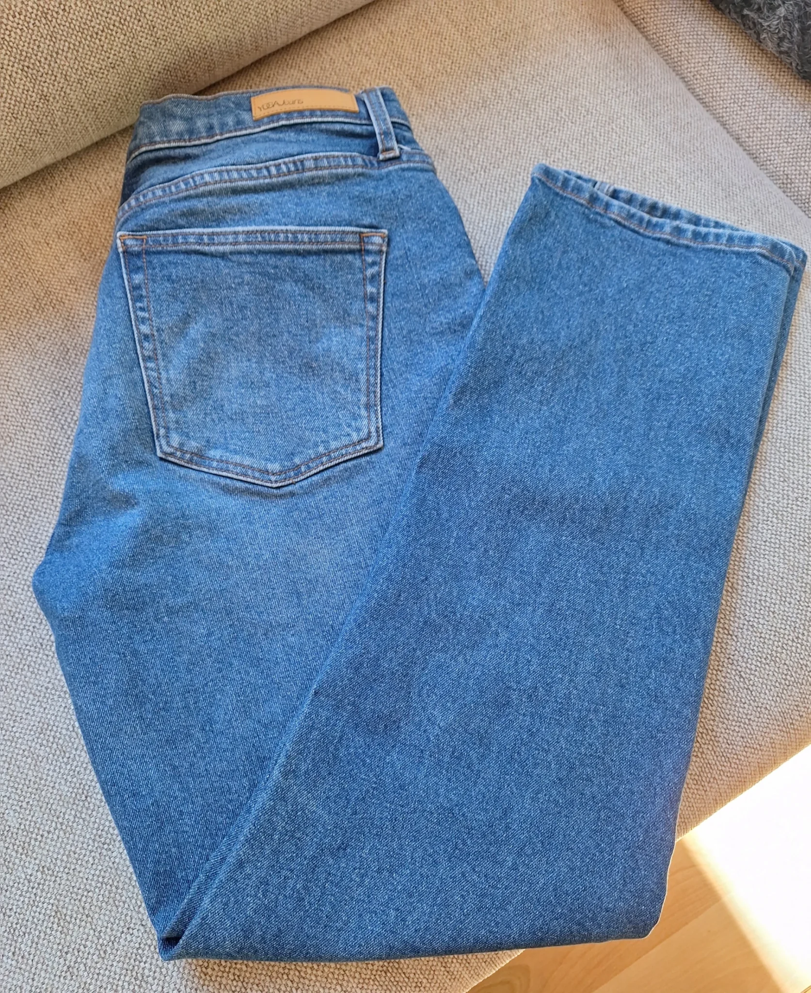 Image for Yoga Jeans 33