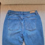 Thumbnail for Yoga Jeans 33