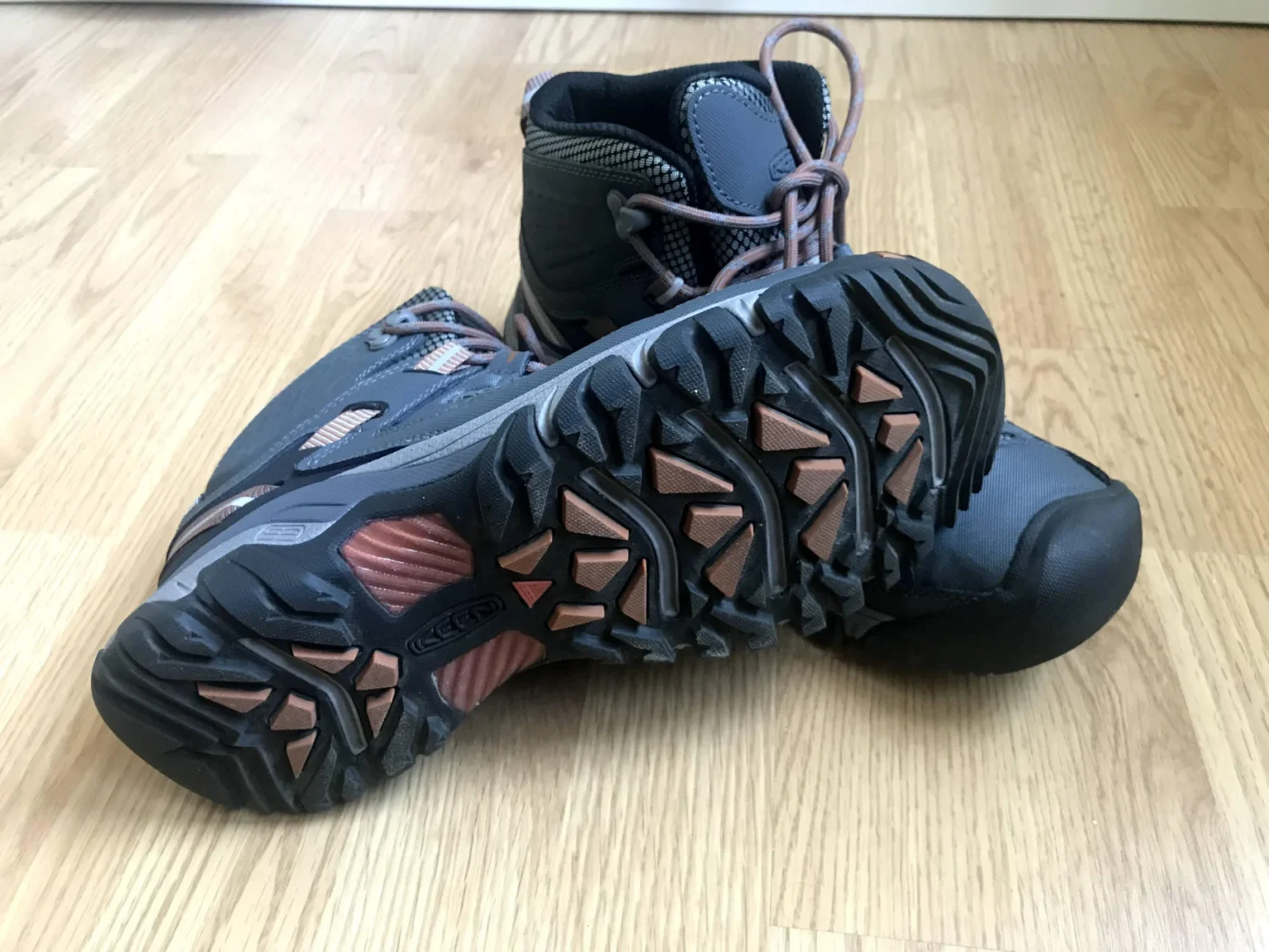 Image for Bottes de randonnée taille 9.5 US / 40 EUR