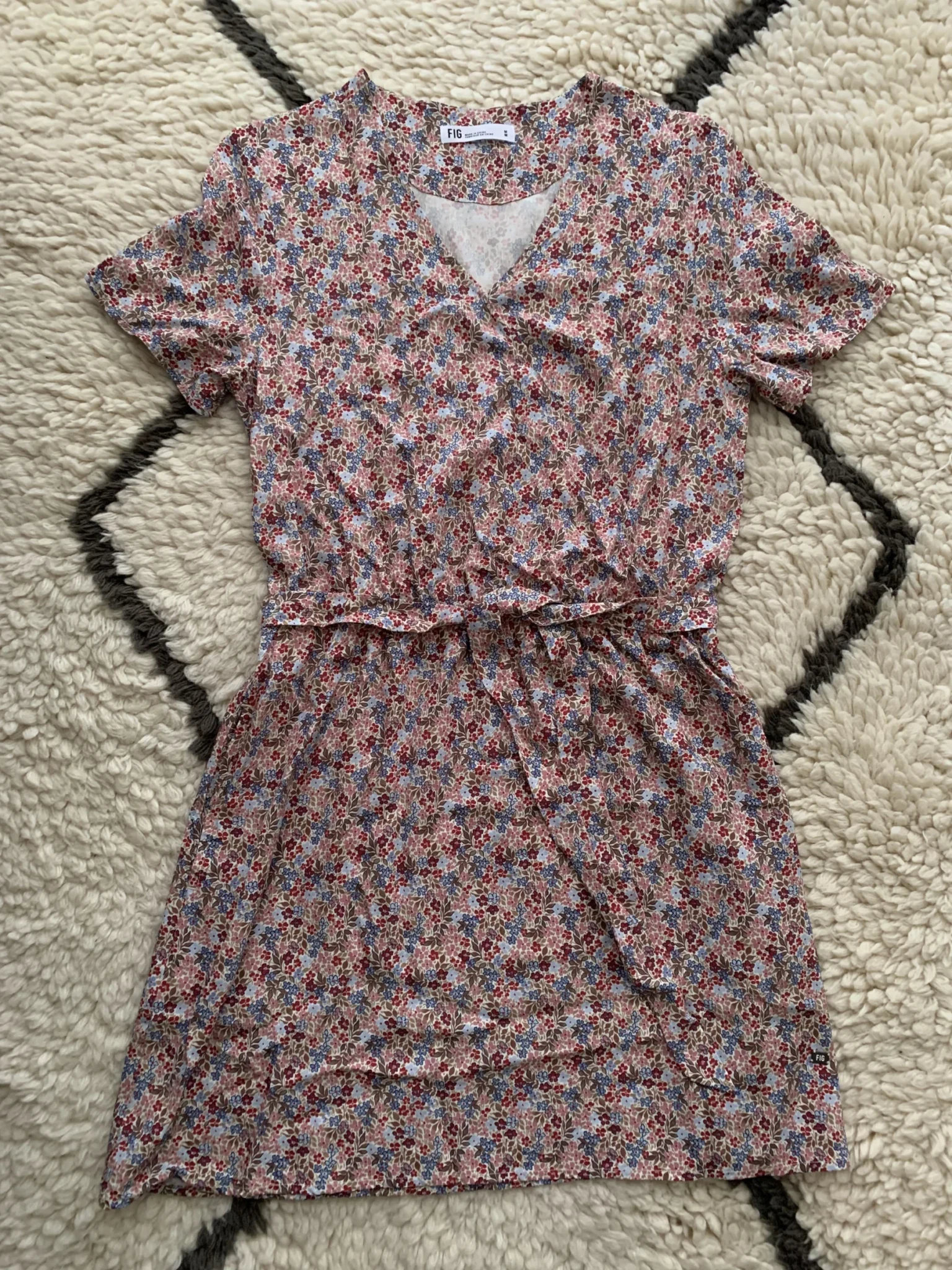 Featured image for Robe courte fleurie FIG