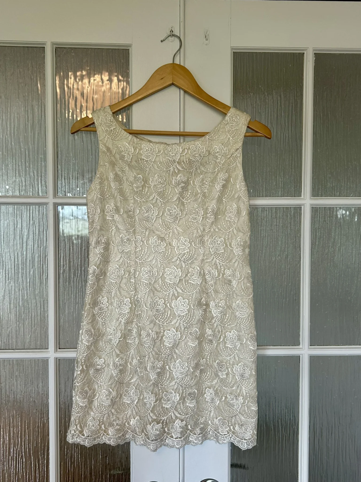 Featured image for Robe à dentelle vintage