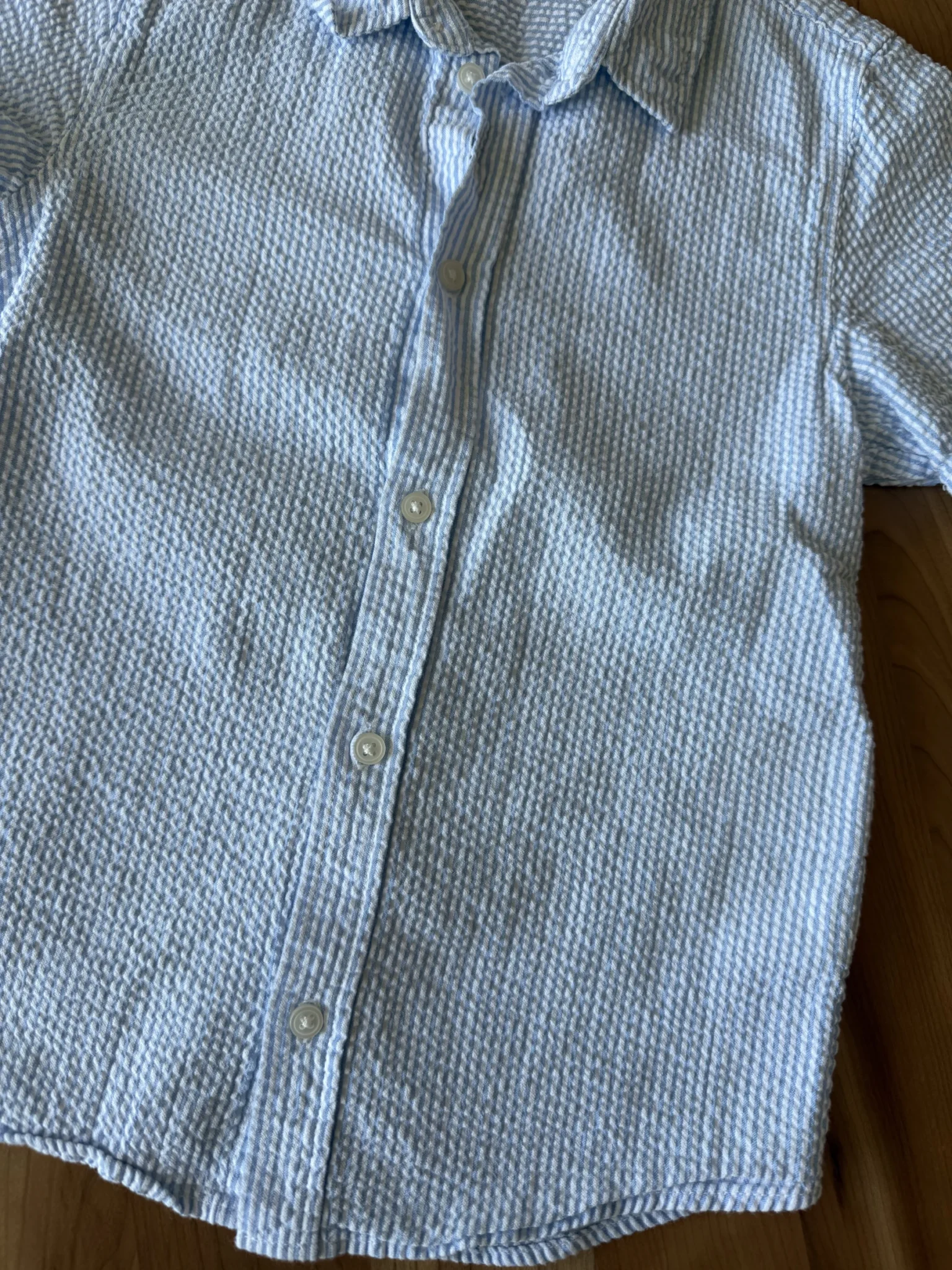 Image for White and blue short-sleeved shirt