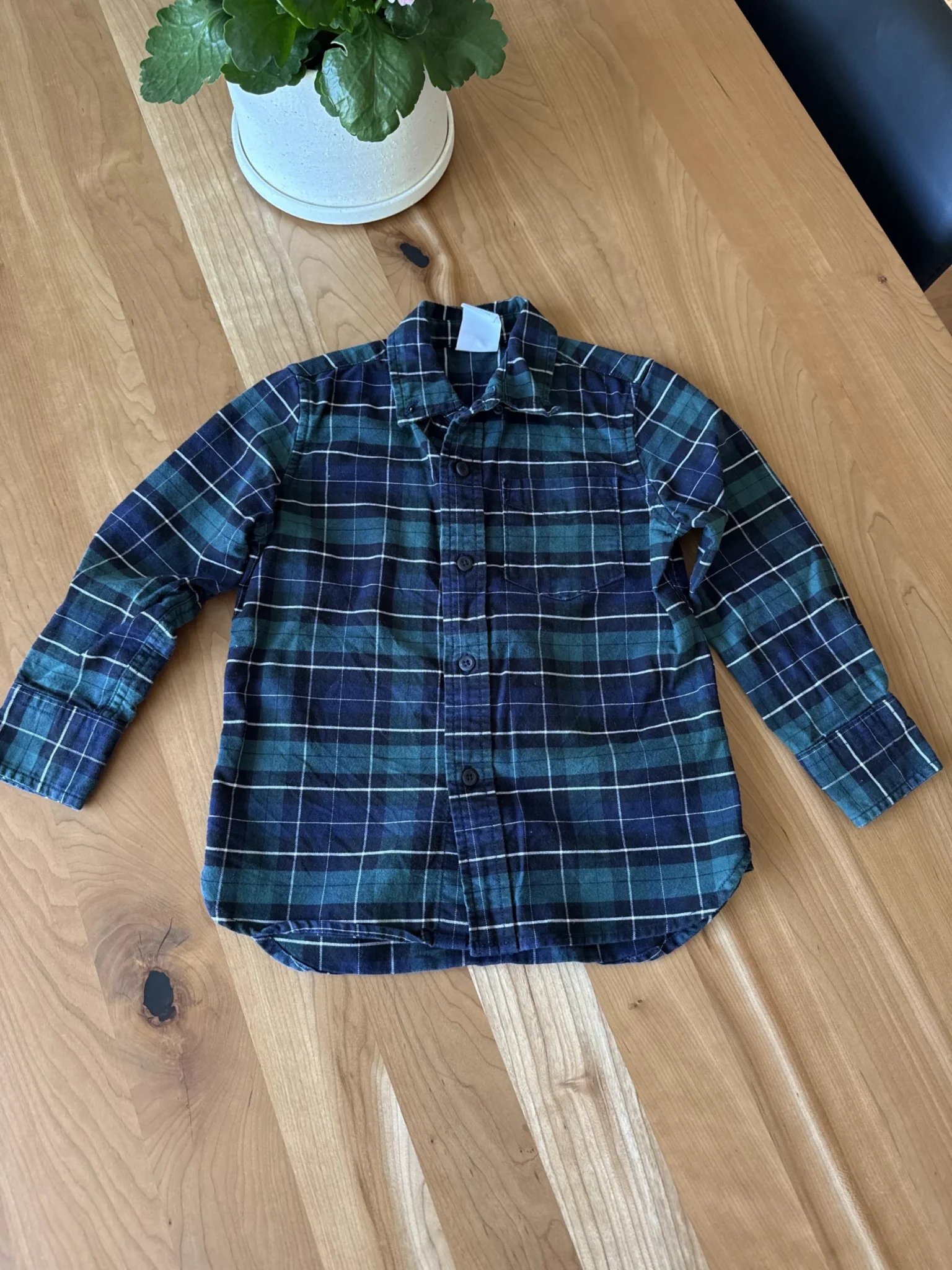 Featured image for Chemise bleu marine et vert à carreaux