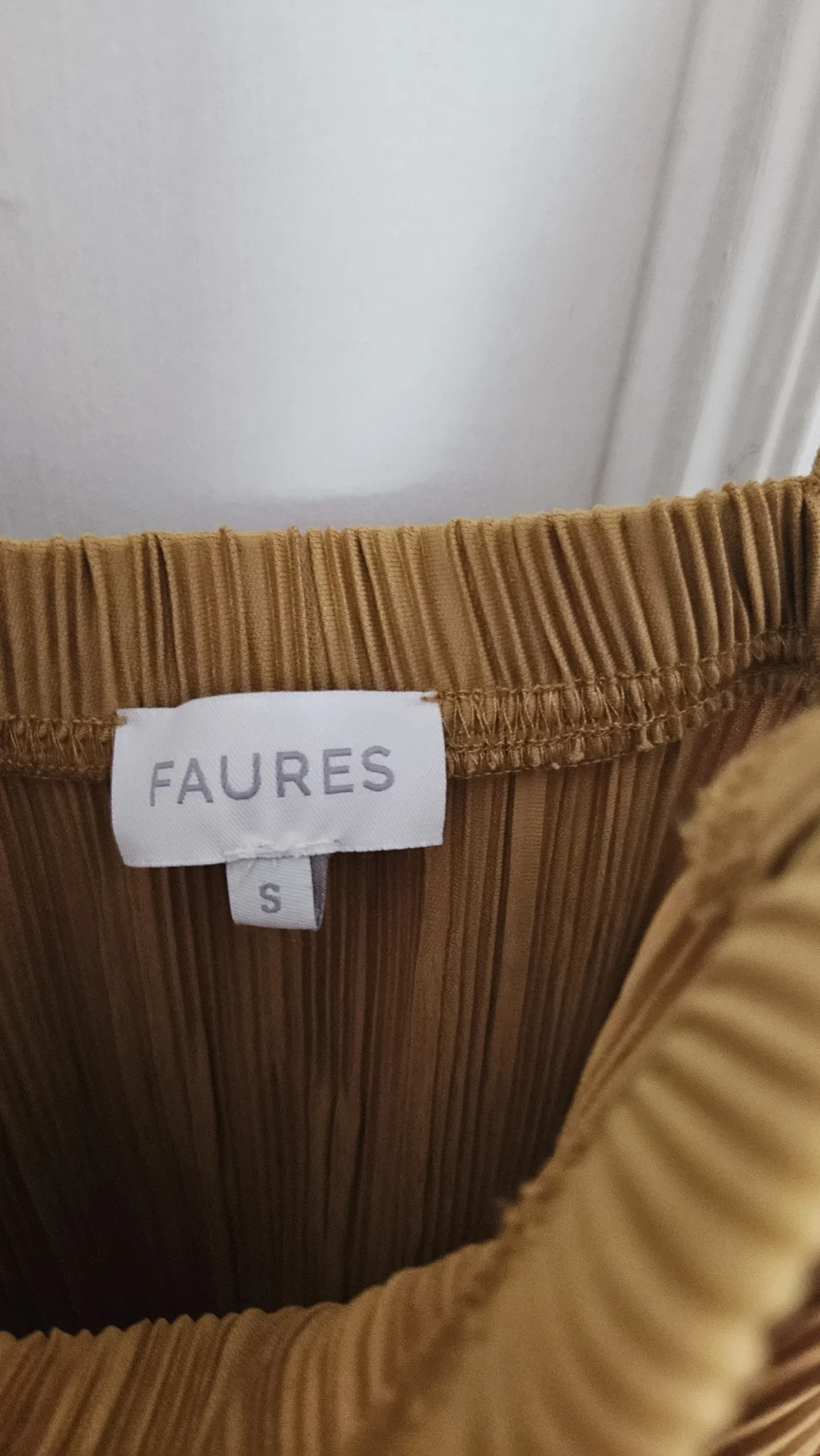 Image for Robe jaune/doré maxi designer Faunes fait à Montréal