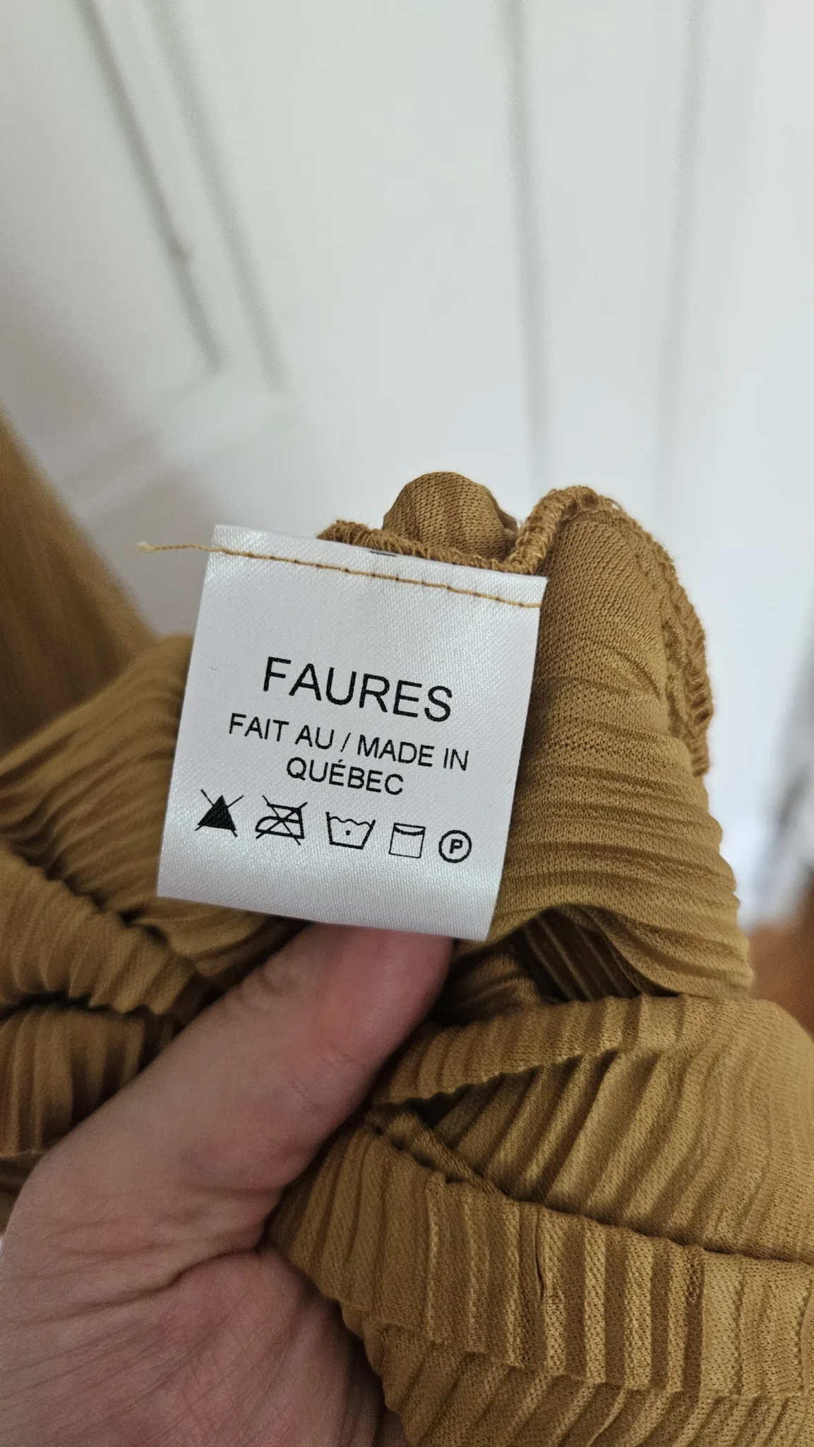Image for Robe jaune/doré maxi designer Faunes fait à Montréal
