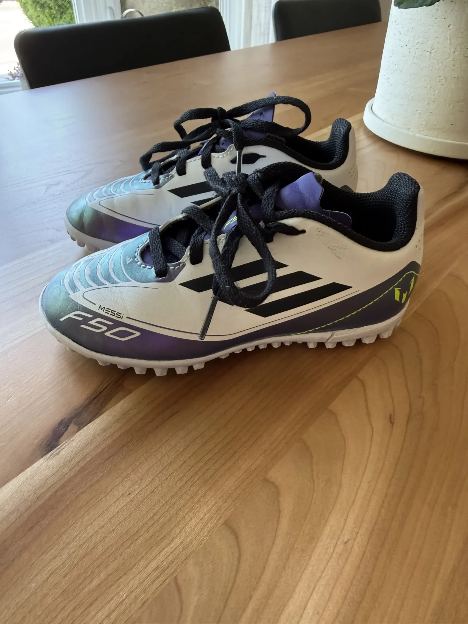 Featured image for Souliers de soccer intérieur Messi