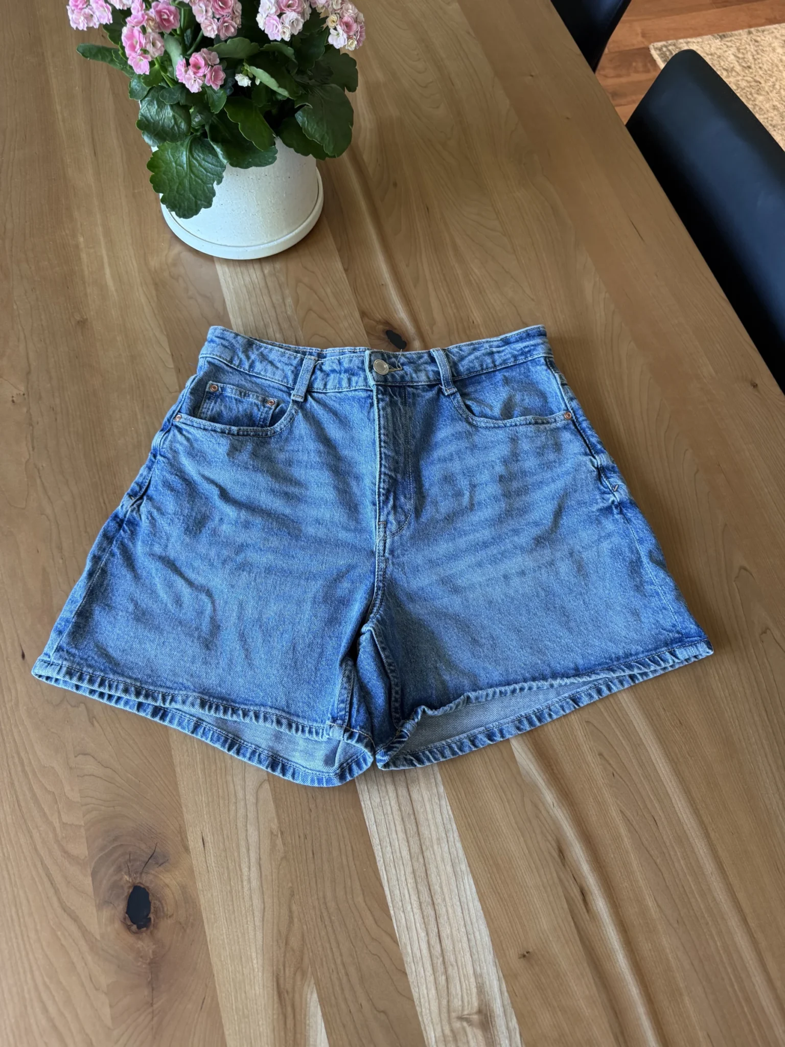 Featured image for Mom short en jeans
