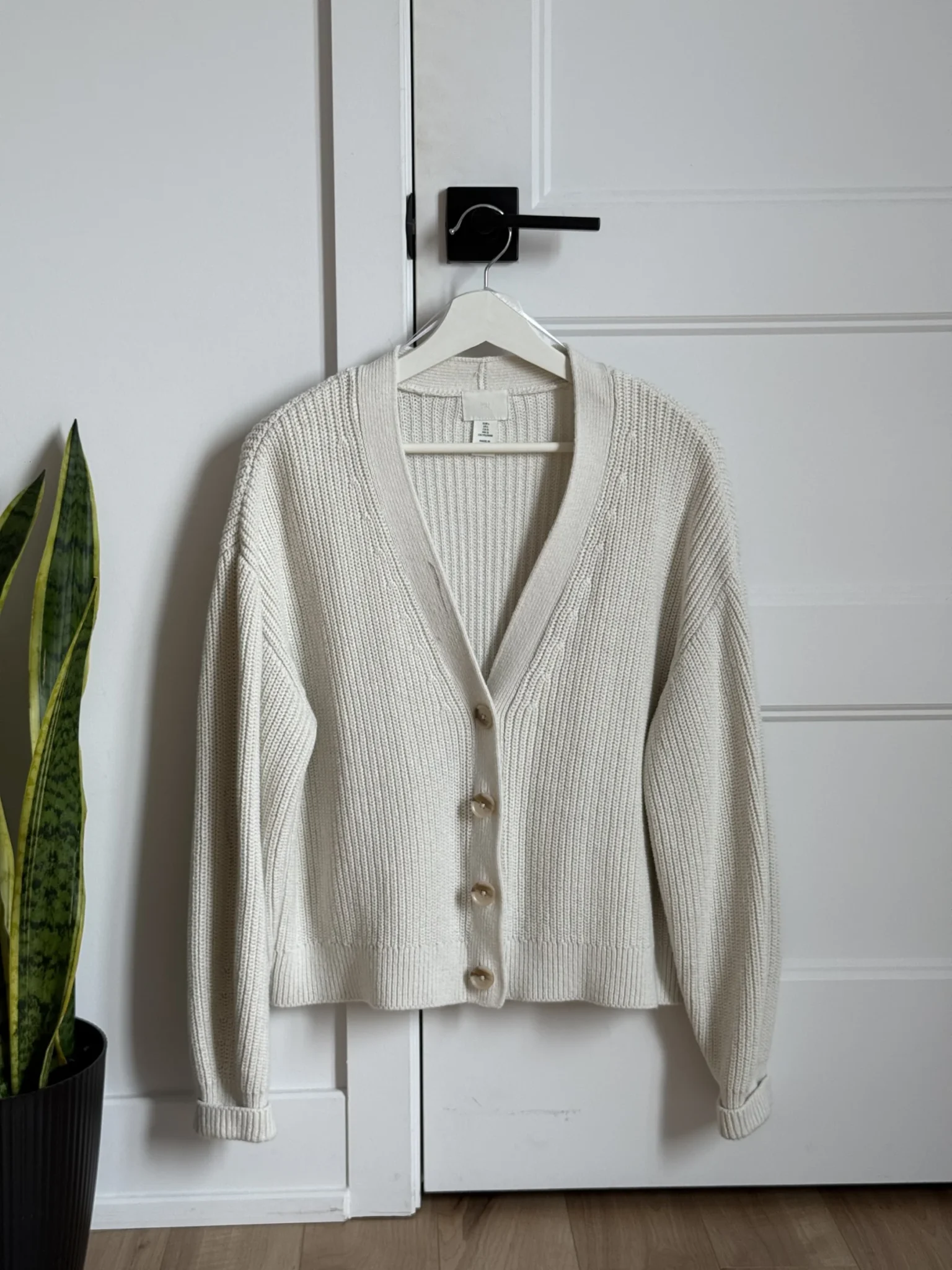 Featured image for Cardigan crème H&M