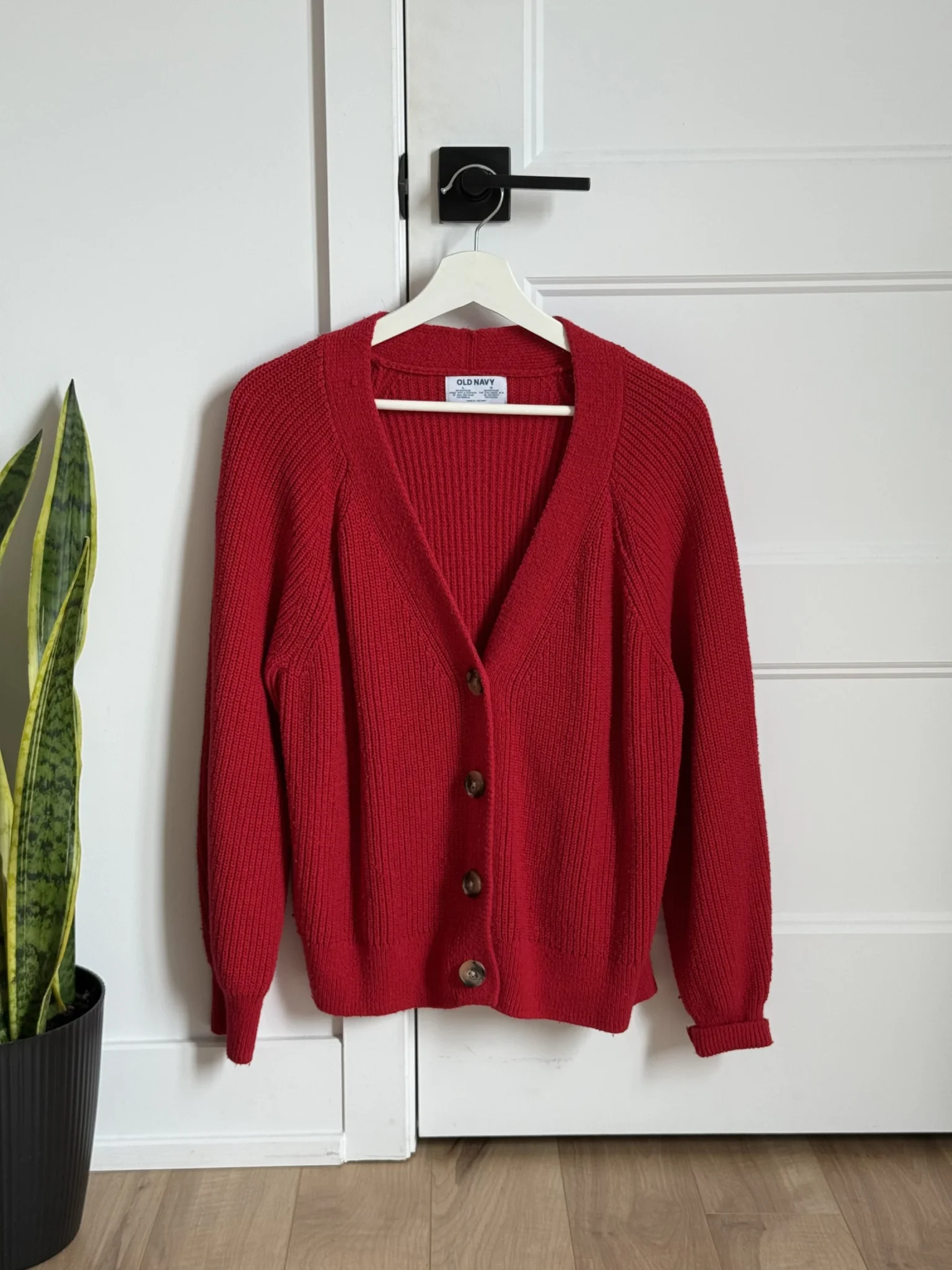 Featured image for Cardigan rouge