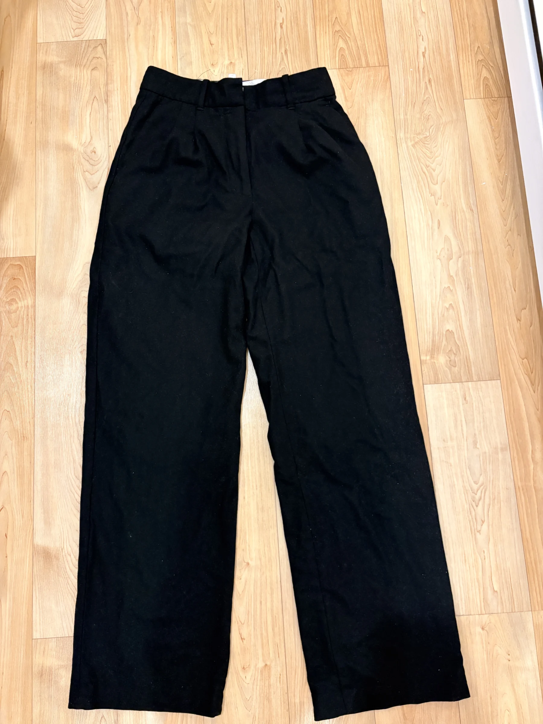 Effortless pants Aritzia seconde main