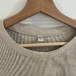 Thumbnail for Pull uniqlo beige
