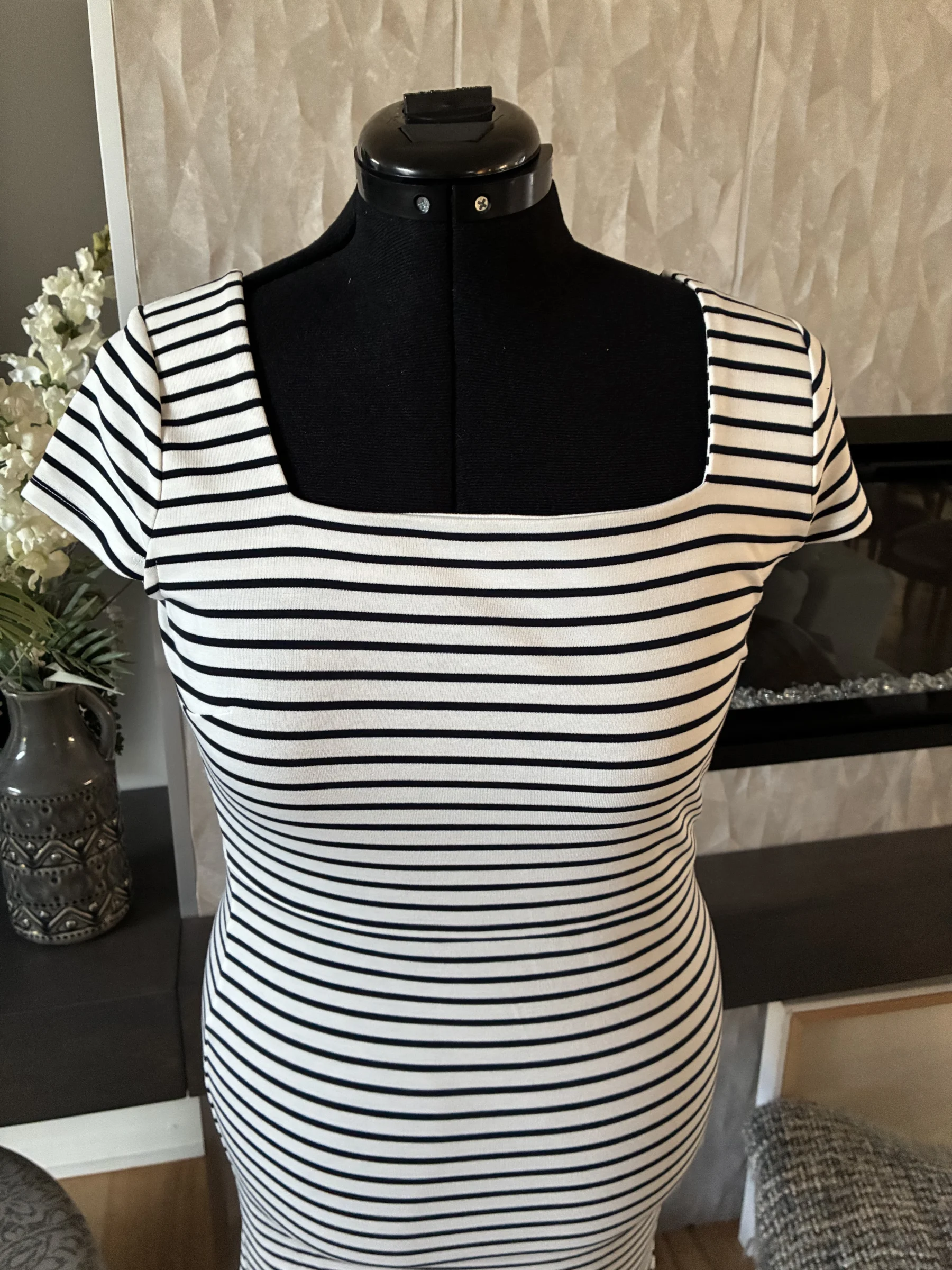 Robe à rayure blanche et noir Banana Republic seconde main